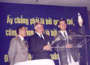 speakers2.jpg (45097 bytes)